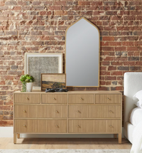 Hargrove Natural Oak 8-Drawer Dresser