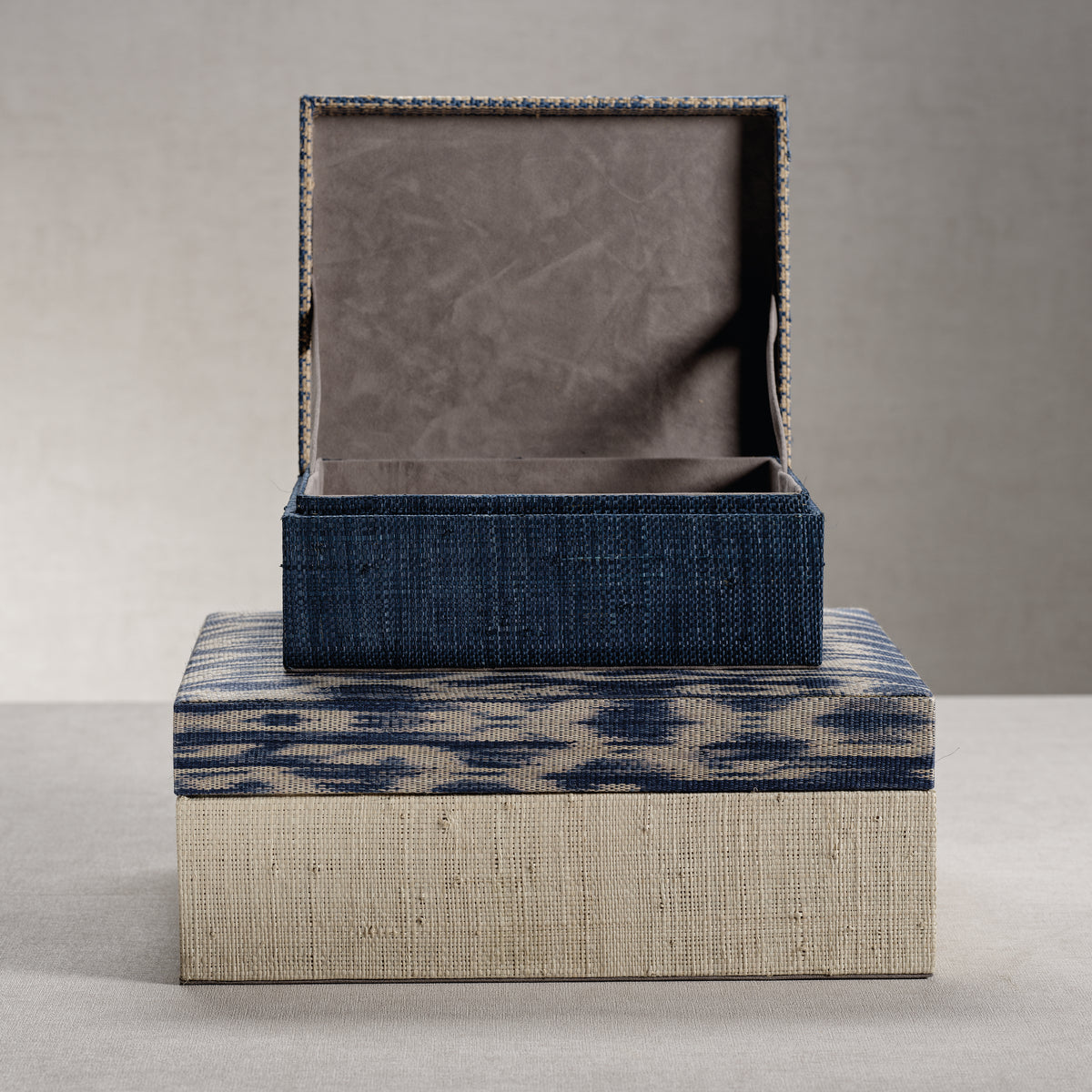 Torrie Navy Houndstooth Raffia Decorative Box